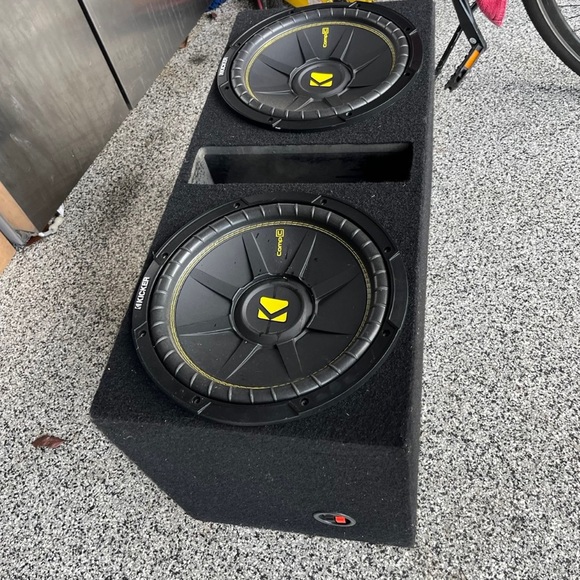 A kicker speaker - Picture 2 of 2